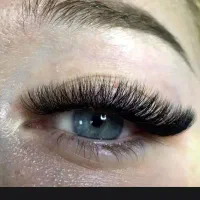 یک مدل رایگان برای اکستنشن مژه