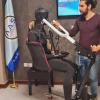 انتقال بیمار با دستگاه بالابر از زمین ویلچر