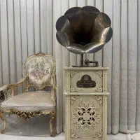 گرامافون ایستاده