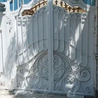 درب حیاط آهنی