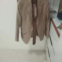 کت وشلوار وجلیقه وکروات