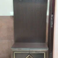 جاکفشی و چوب لباسی