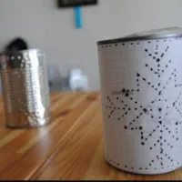 تعدادی قوطی خالی