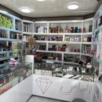 فروش کلیه لوازم ارایشی با ویترین به علت تغیر شغل