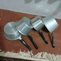 مقداری ظروف روحی بزرگ وکوچیک