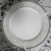 پلوخوری و خورش خوری تعدادی لوازم منزل