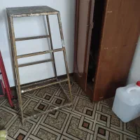 چهارپایه فلزی