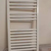 تعدادی وسایل حمام ،حوله خشک کن و شیرآلات ودوش و...