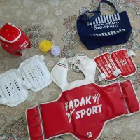 هوگو ساق و ساعدبند و کلاه تکواندو