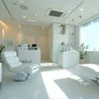 دعوت به همکاری از  پزشک در زمینه زیبایی ،پوست