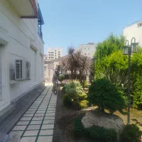 بازسازی .طراحی حیاط ونما نورپردازی و طراحی باغچه