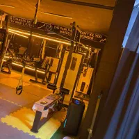 باشگاه بدنسازی ویژه (بانوان)