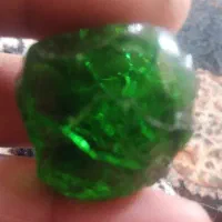 فروش یک قطعه سنگ زمرد پنجشیر