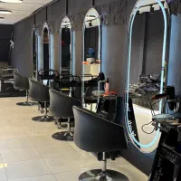 استخدام نیروی خانم کار در سالن آرایشی زنانه پونک