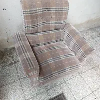 یک دست مبل ۷نفره کاملا سالم وتمیز