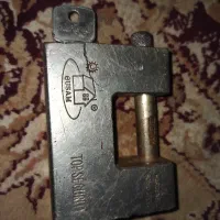 .قفل کتابی