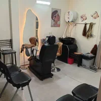 صندلی آرایشگری و4عددصندلی انتظار