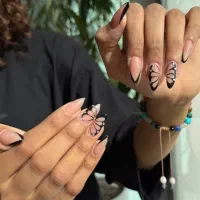 آموزش تخصصی و کاشت ناخن با ۵۰٪ تخفیف ژلیش پارایگان