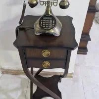 میز تلفن و تلفن