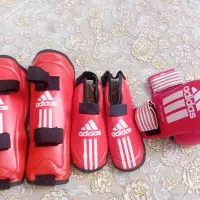 لباس و پابند و دستکش وساق بند کاراته