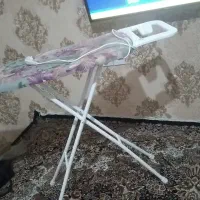 میز اتوی ایستاده همراه با پریز و سیم برق
