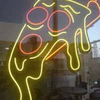 نیروی کار خانم فست فود