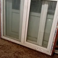 پنجره دو جداره تمیز با چهار کلاف دست دوم