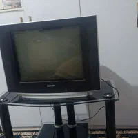 تلویزیون و میز