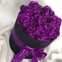 گل رز با ربان