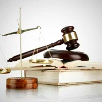 وکیل پایه یک دادگستری