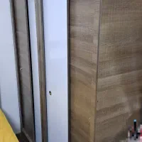 یک جفت کمد لباس بسیار شیک