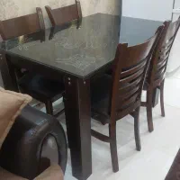 میزصندلی ناهار خوری چوب ام دی اف با صندلی چرم
