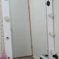 آیینه لامپ دار