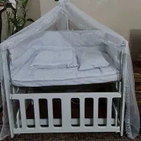 تخت نوزاد - سالم و کم کارکرد