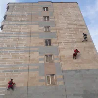 کار در ارتفاع شستشو نما عایق نما پیچ رولپلاک