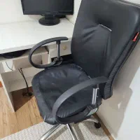 صندلی کامپیوتر چرخ دار