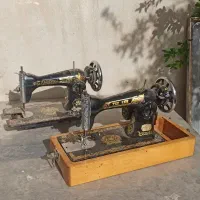 دو عدد چرخ خیاطی قدیمی