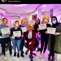 آموزش خدمات کاشت ناخن پودر ،ژل‌وطراحی و دیزاین