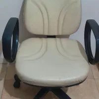 صندلی گردان و دارای جک