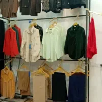 میز و رگال و پرده اتاق پرو