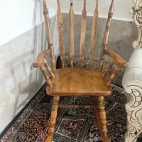 صندلی استفاده نشده ب عنوان دکوربوده ولی تعمیرشده