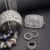 کارشناسی‌ جواهروسکه های نقره قدیمی خرید و فروش