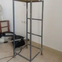 چهار پایه فلزی