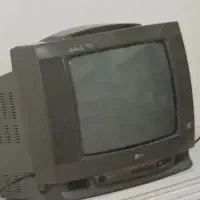 عکس تزیینی   یک عدد تلویزیون رنگی قدیمی ۱۶ اینچ