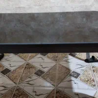 میز و دو صندلی