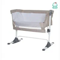 تخت کنار مادر زویه