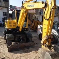 اجاره مینی بیل همراه با (چکش)و بیل ۲۰۰ زنجیری