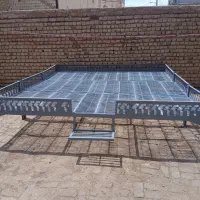تخت آهنی