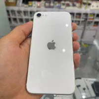 آیفون se2020