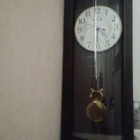 ساعت دیواری قهوه ای شیک